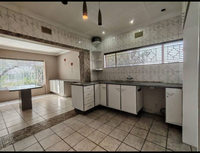 4 BEDROOM HOUSE FOR SALE IN ARCON PARK